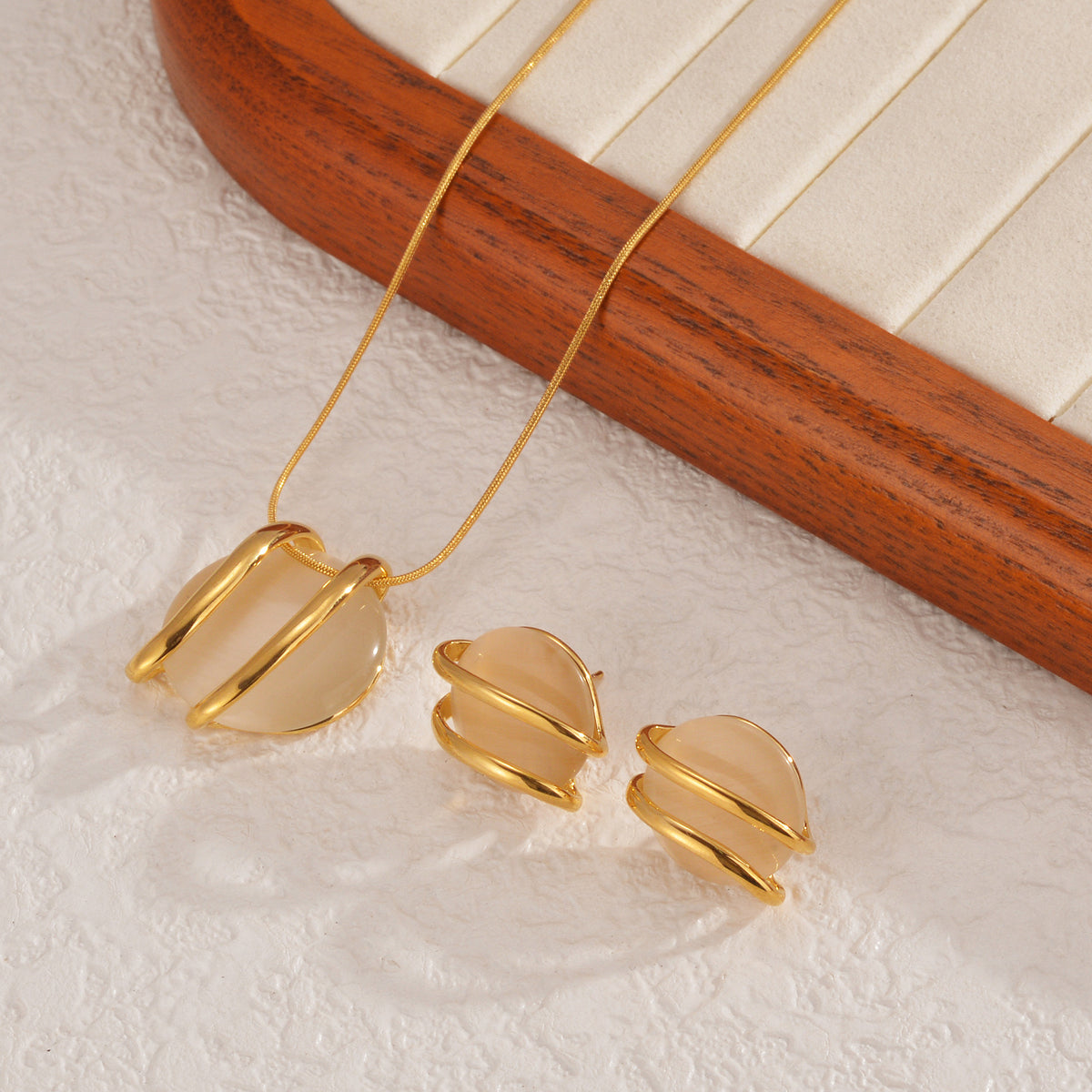 Golden Orbit Set